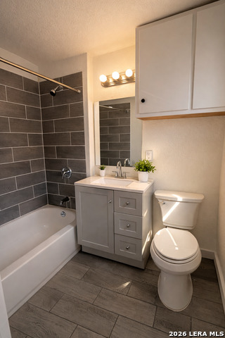 Image 5 of 12 For 1411 Lamar  