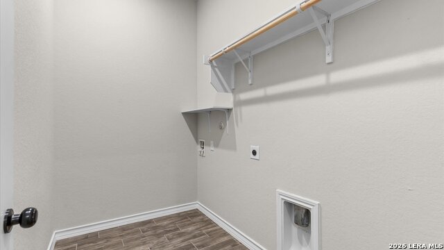 Image 19 of 35 For 8511 Ventura