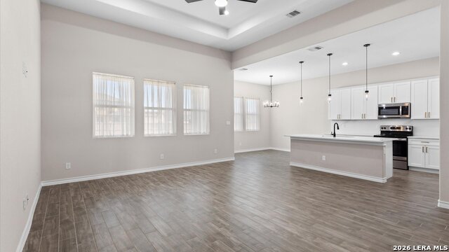 Image 5 of 35 For 8511 Ventura