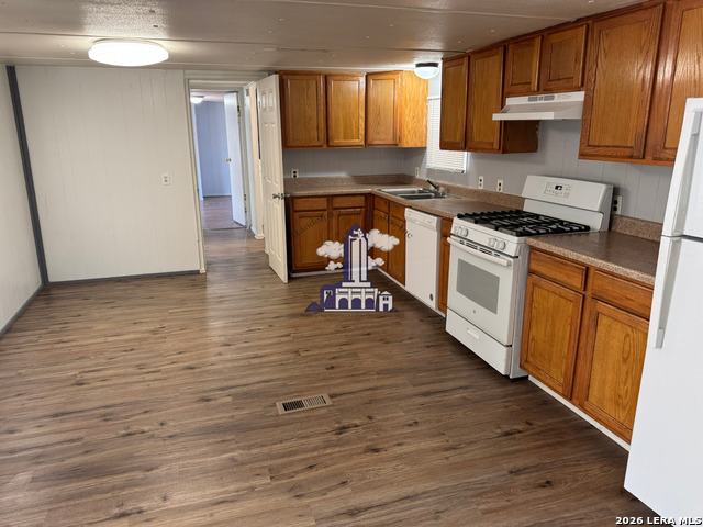 Image 5 of 13 For 8509 Northmont