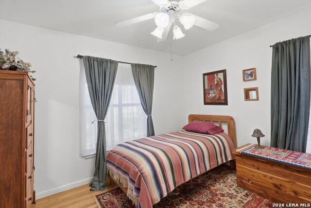 Image 19 of 25 For 702 Sumner Dr