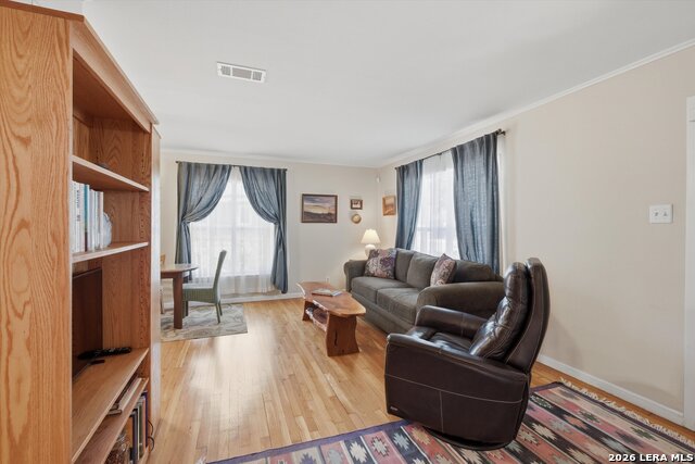 Image 4 of 25 For 702 Sumner Dr