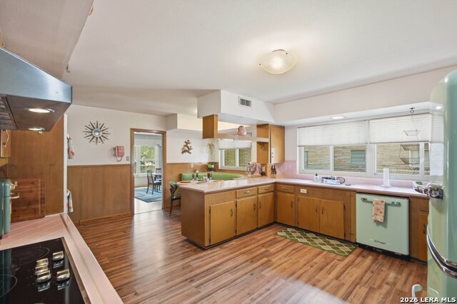 Image 20 of 38 For 103 Roleto Drive