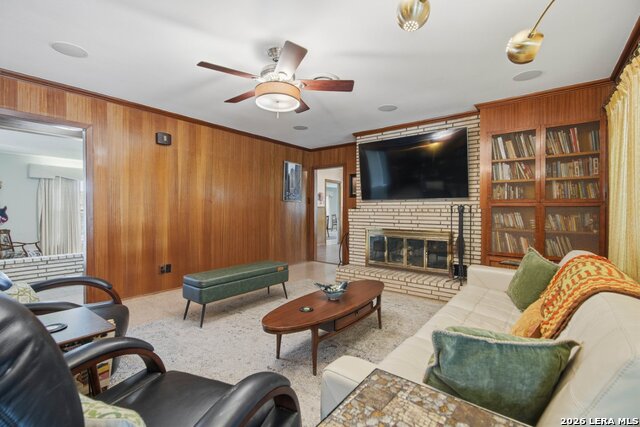 Image 23 of 38 For 103 Roleto Drive