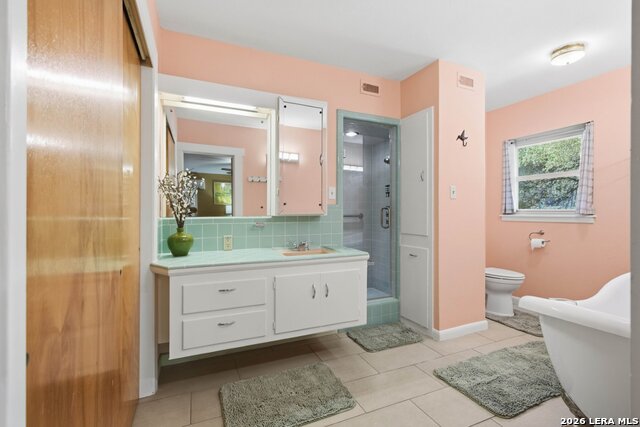 Image 27 of 38 For 103 Roleto Drive