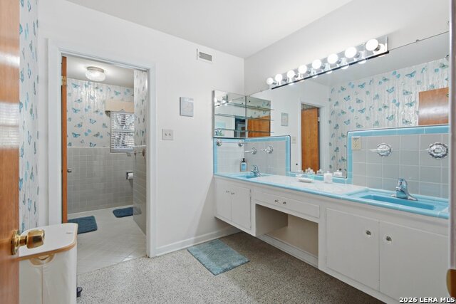 Image 31 of 38 For 103 Roleto Drive