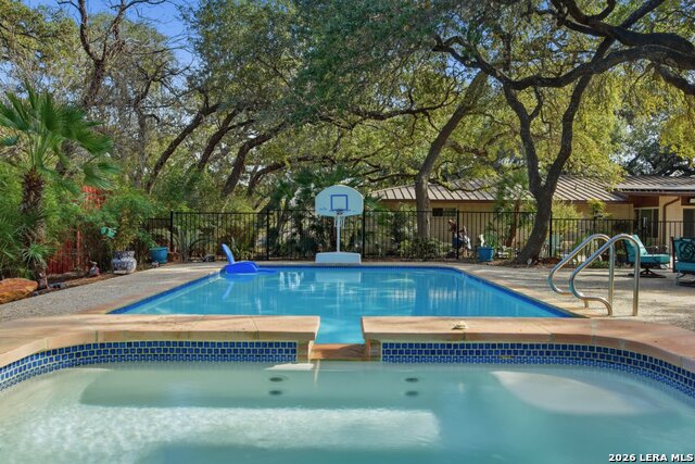 Image 4 of 38 For 103 Roleto Drive