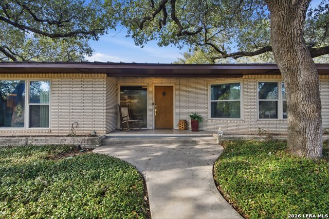 Image 6 of 38 For 103 Roleto Drive