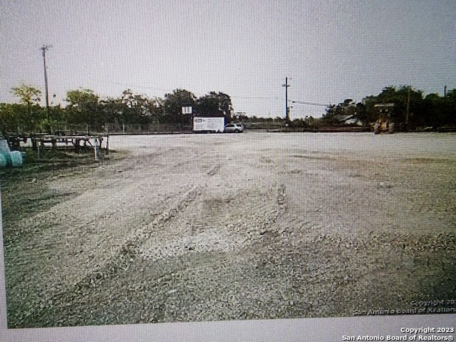 Image 2 of 10 For 7300 Quintana