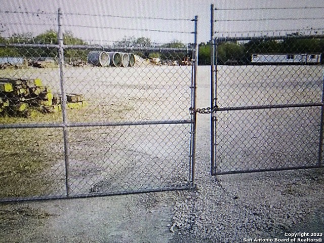 Image 4 of 10 For 7300 Quintana