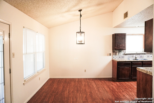 Image 5 of 13 For 189 Meadowland