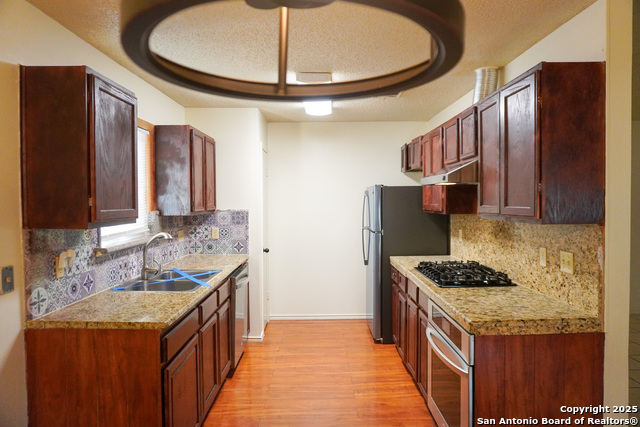 Image 6 of 13 For 189 Meadowland