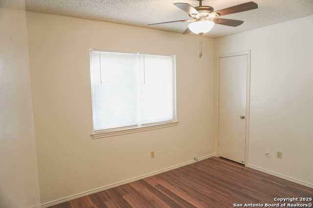 Image 7 of 13 For 189 Meadowland