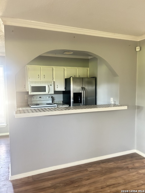 Image 7 of 20 For 1051 Country Club G-28  28