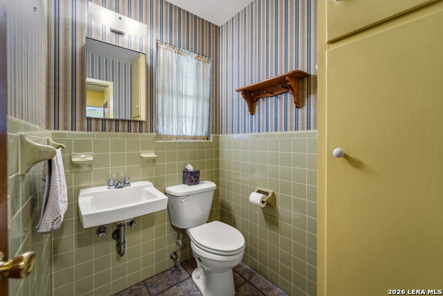 Image 11 of 42 For 25 Labus Ln  