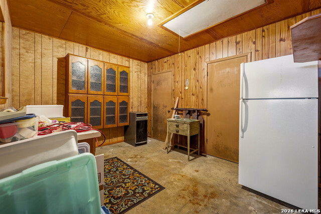 Image 28 of 42 For 25 Labus Ln  