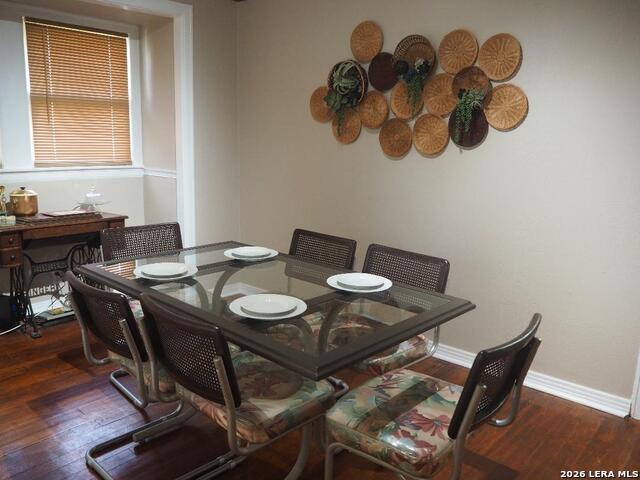 Listing photo id 3 for 1331 Wildwood