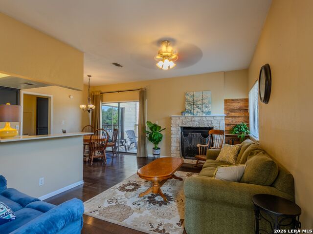 Image 3 of 22 For 1013 Chestnut St  C4