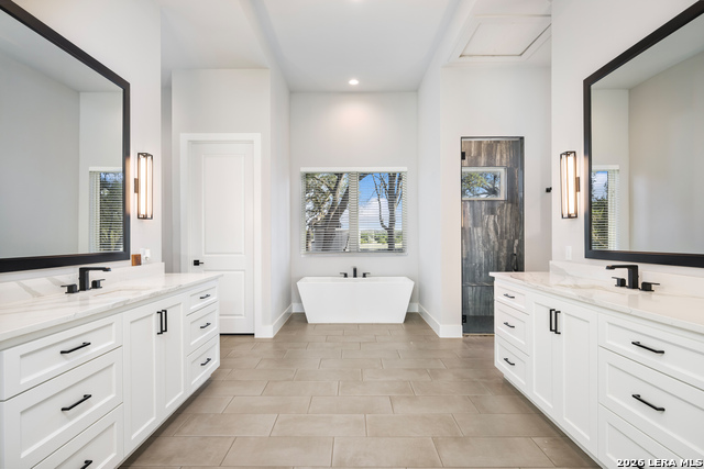 Image 16 of 32 For 31952 Smithson Valley Rd