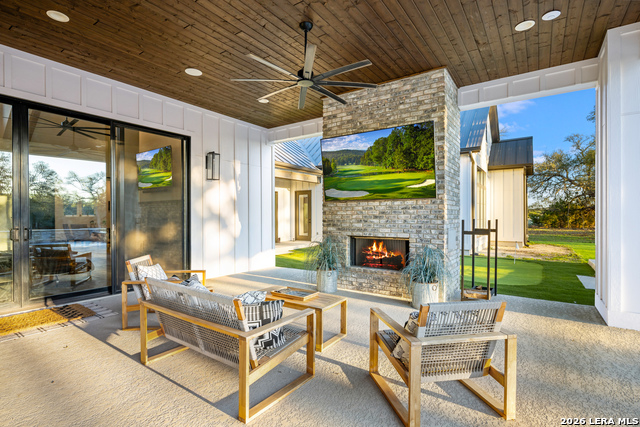 Image 25 of 32 For 31952 Smithson Valley Rd