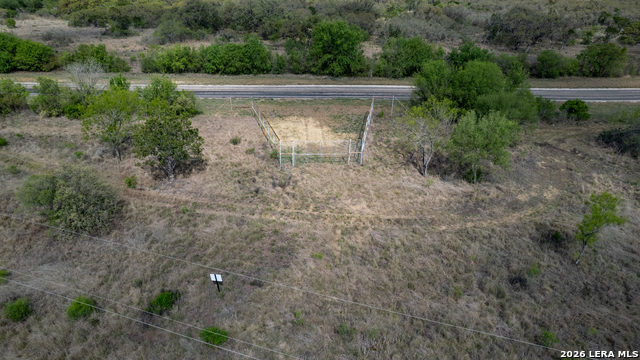 Listing photo id 26 for 149,150,151 Fm 1796