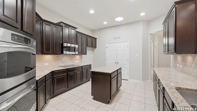 Listing photo id 3 for 842 Santa Cruz