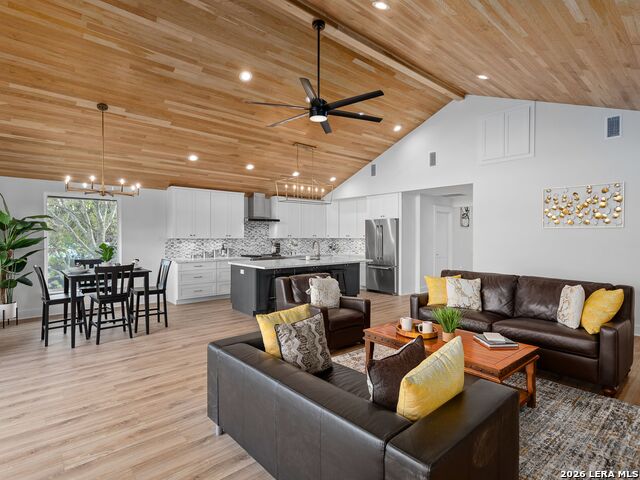 Image 16 of 47 For 874 Lakebreeze Dr