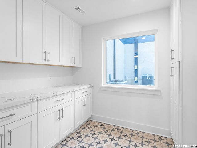 Image 33 of 47 For 874 Lakebreeze Dr