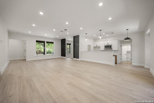 Image 6 of 17 For 423 Fantasia