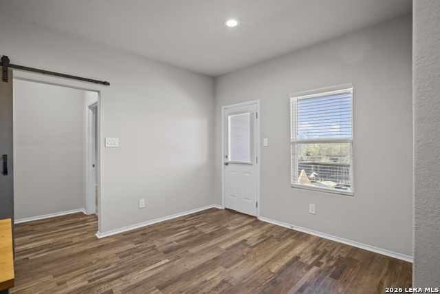 Image 10 of 27 For 7415 Capstone