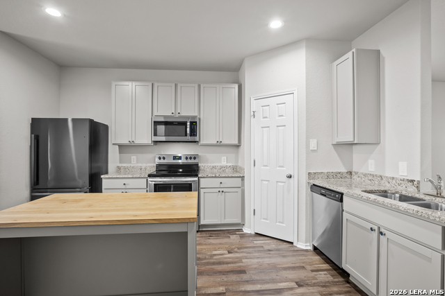 Image 11 of 27 For 7415 Capstone