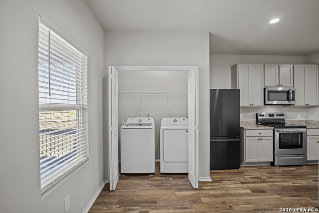 Image 22 of 27 For 7415 Capstone