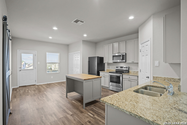 Image 6 of 27 For 7415 Capstone