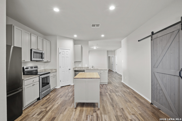 Image 8 of 27 For 7415 Capstone