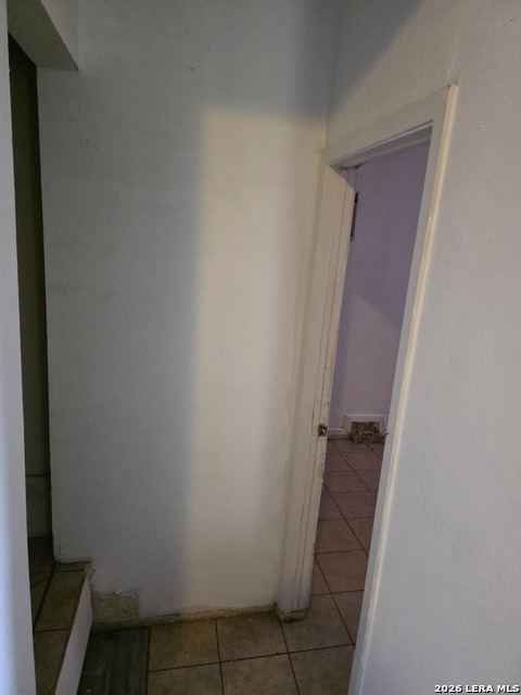 Listing photo id 9 for 527 Griggs  