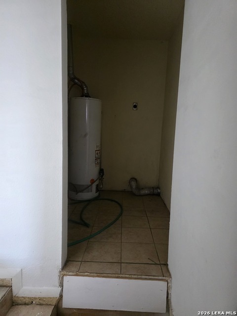 Listing photo id 13 for 527 Griggs  