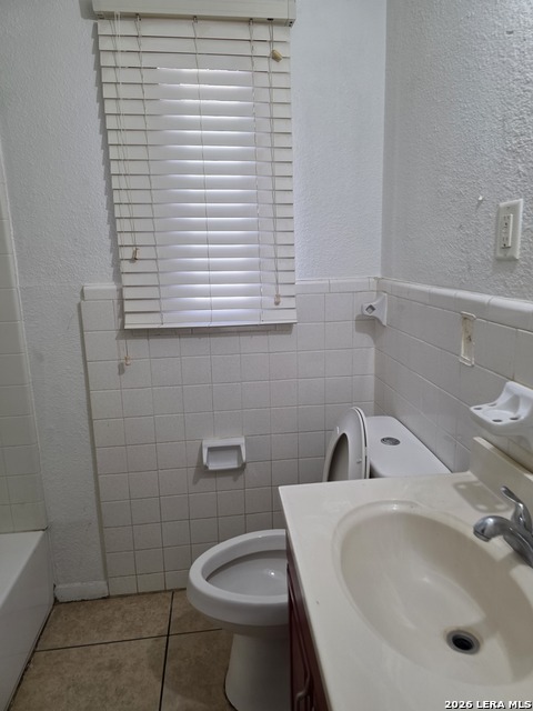 Listing photo id 4 for 527 Griggs  