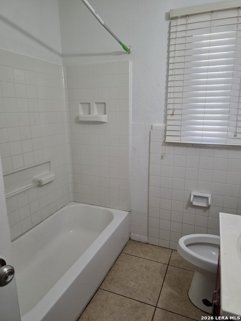 Listing photo id 5 for 527 Griggs  