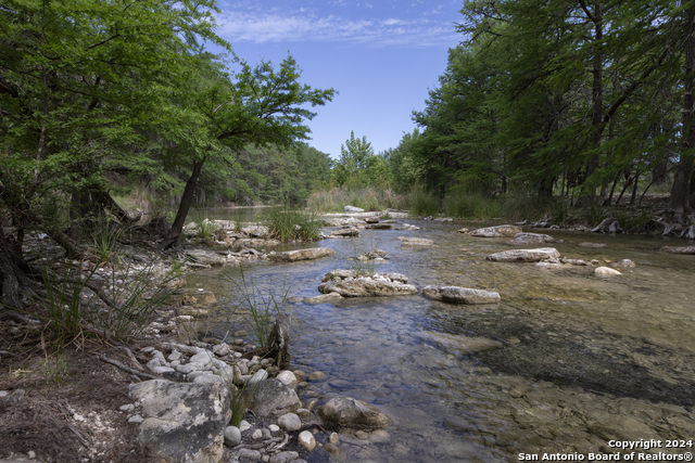 Details for 34 Cat Claw Mtn Rd, ConCan, TX 78838