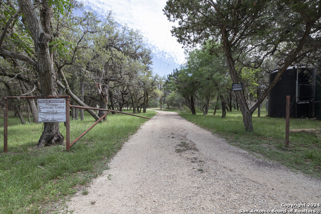 Image 17 of 25 For 34 Cat Claw Mtn Rd