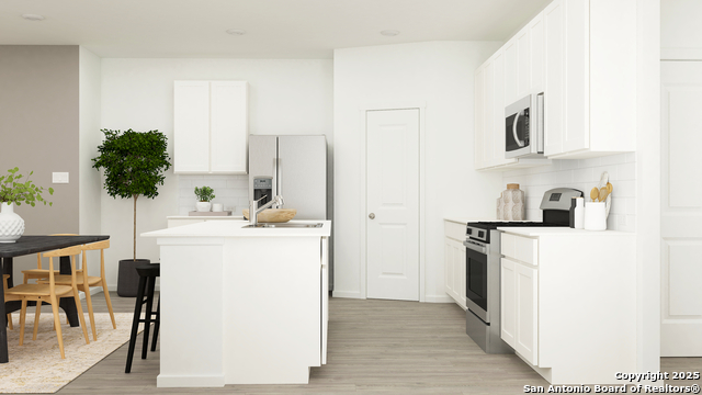 Image 3 of 32 For 6922 Flores Rd