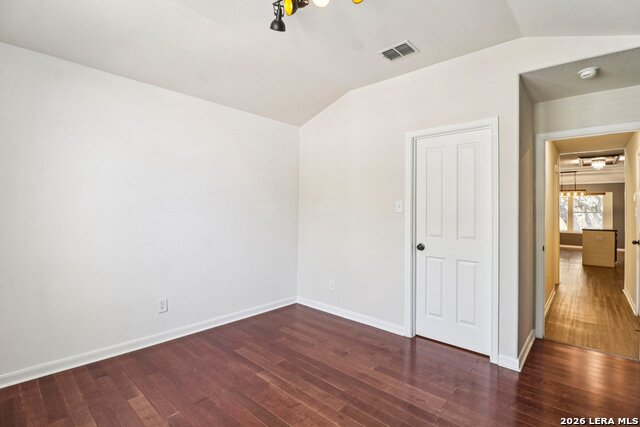 Image 19 of 36 For 10723 Kobort