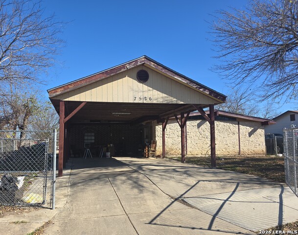 Image 2 of 3 For 7526 Apple Valley