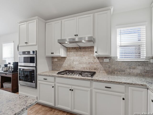 Listing photo id 8 for 642 Rusty Gate Way