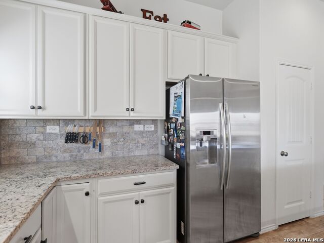 Listing photo id 9 for 642 Rusty Gate Way