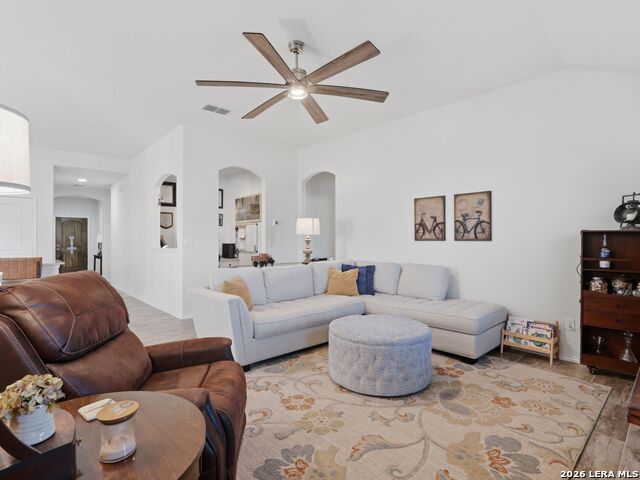 Listing photo id 15 for 642 Rusty Gate Way