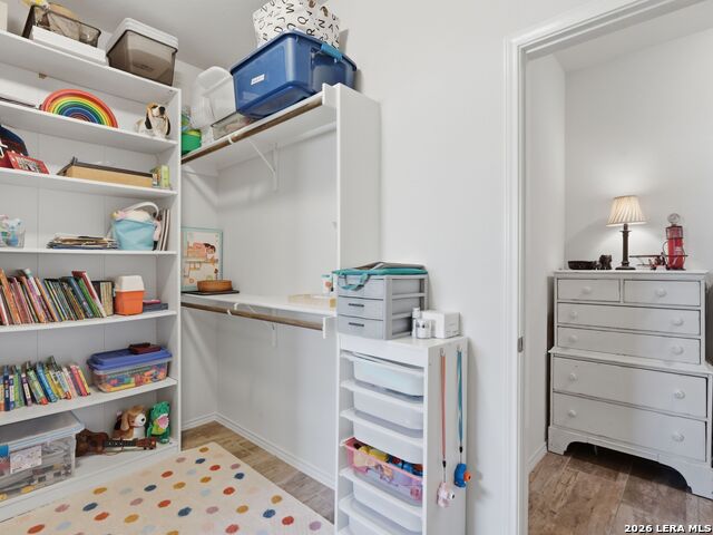 Listing photo id 24 for 642 Rusty Gate Way