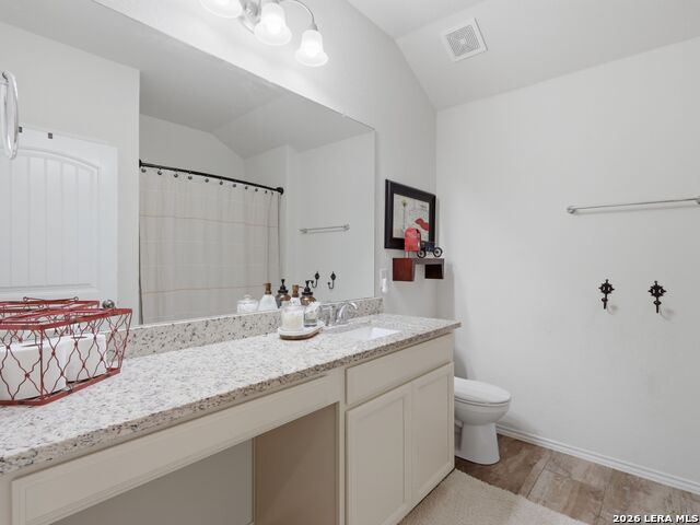 Listing photo id 27 for 642 Rusty Gate Way