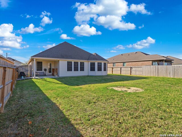 Listing photo id 32 for 642 Rusty Gate Way