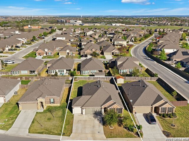 Listing photo id 33 for 642 Rusty Gate Way